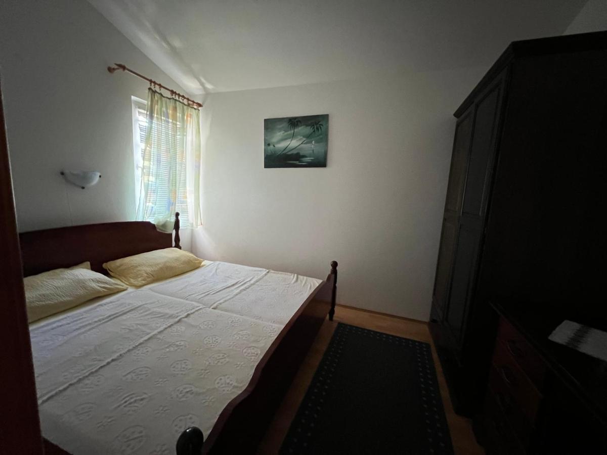 Apartments Akiki คาร์โลบัก ภายนอก รูปภาพ