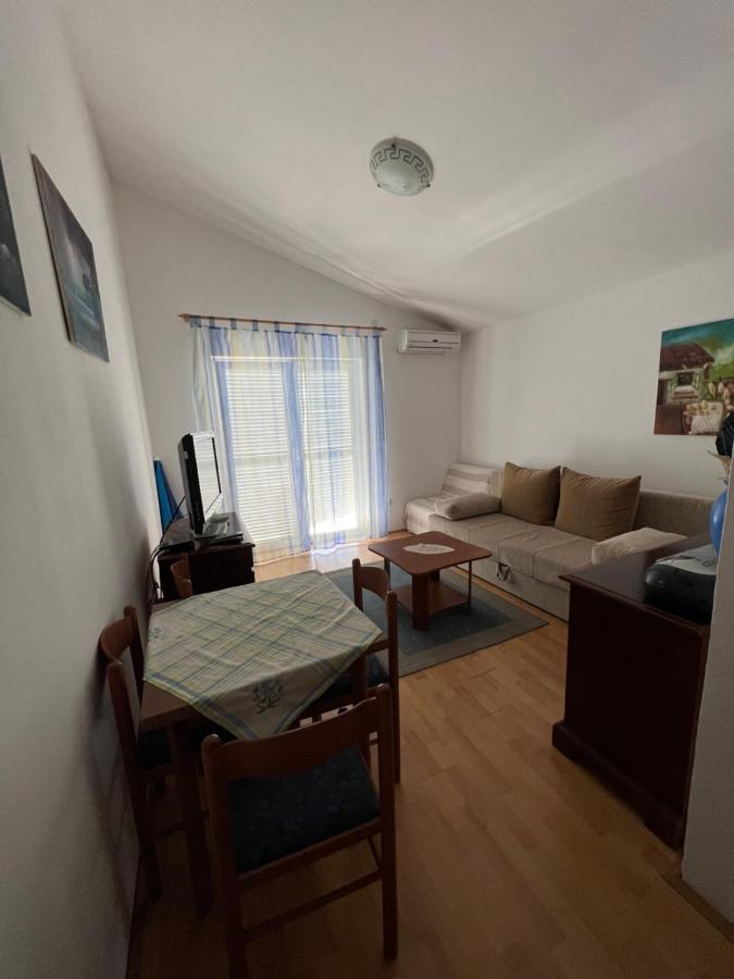 Apartments Akiki คาร์โลบัก ภายนอก รูปภาพ